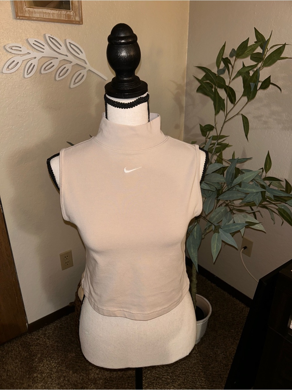 Light Beige Nike Mock Neck Tank Top - Size Small